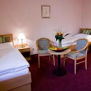 https://castle-residence-praha.praguehotelsweb.com