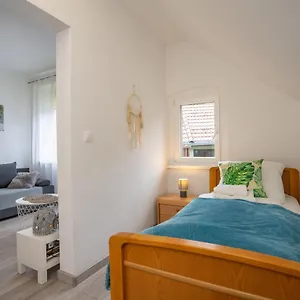 https://apartament-regina.szklarskaporebahotels.net